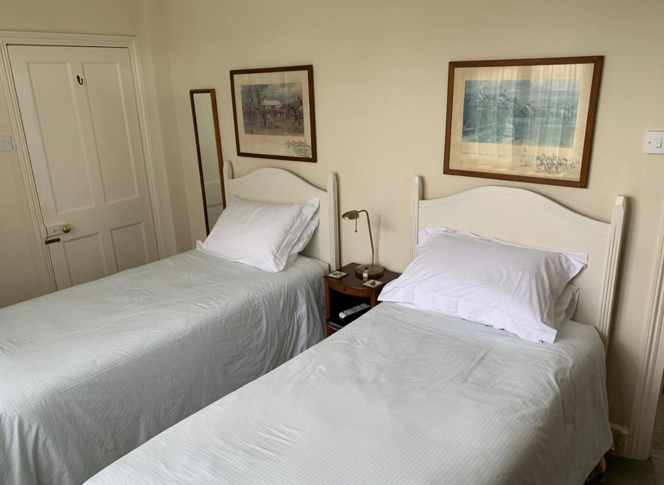 Deverill End Warminster Room photo